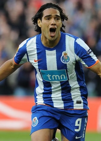 Who holds the record for the most Goals Scored in a UEFA Cup or Europa League Season? 12 image 9