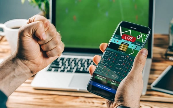 How to Bet and Win When Playing Football Betting Online