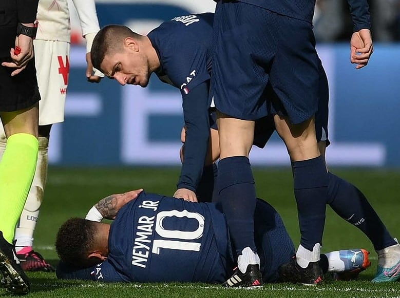 PSG set to lose Neymar as club gives update on his recent injury, My Football Facts