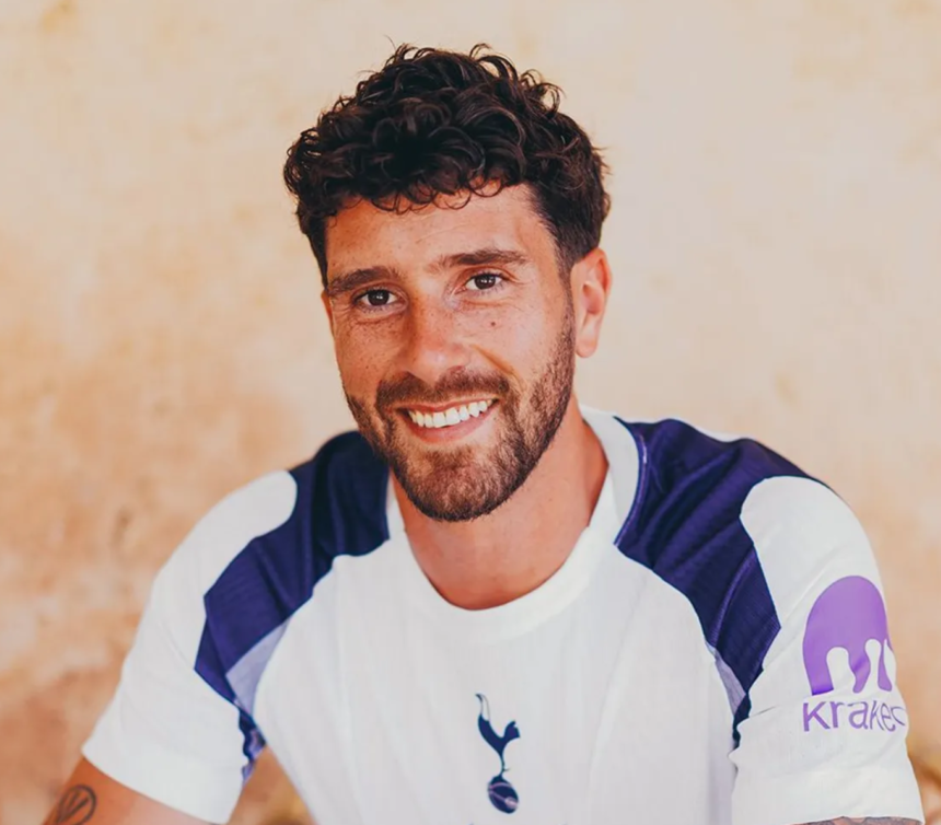 Marcos Sensi signs for Spurs